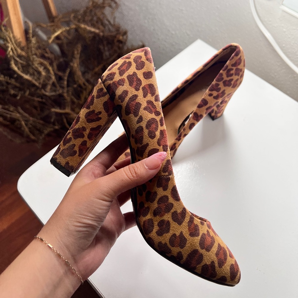 NWT Merona Meg Leopard Print Pumps